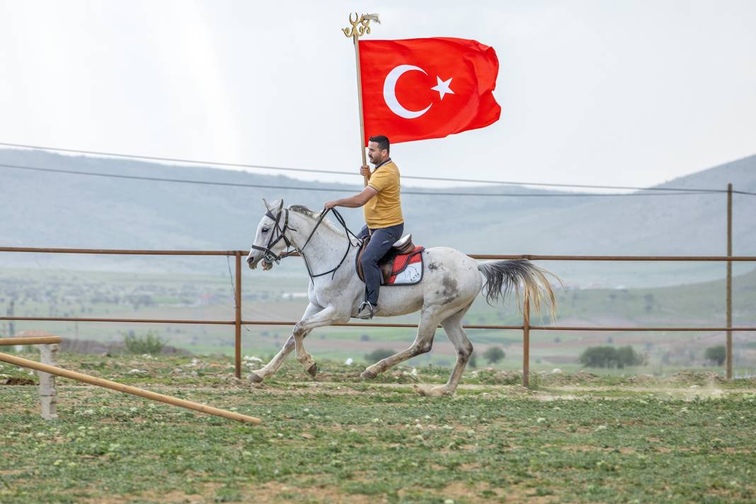 Konyalı fotoğrafçıların atlı safarisinden muhteşem kareler 1